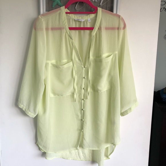 🎁3/$30 Reitmans sheer top - Picture 2 of 3
